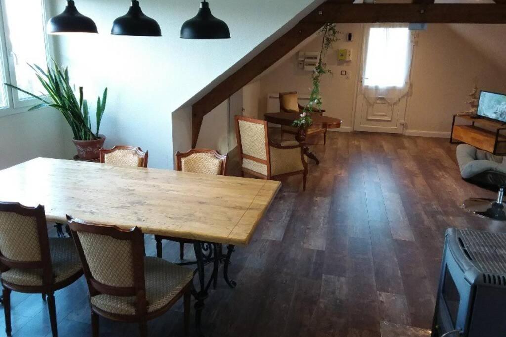 Appartement Lumineux, Calme Et Panoramique !! Pouligney-Lusans Eksteriør billede